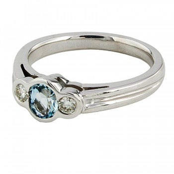 18ct white gold Aquamarine / Diamond 3 stone Ring size J